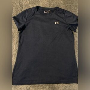 Ladies like new Under Armour shirt